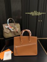 Hermès Birkin Desordre 30 Asymmetrical Crossbody With Enhanced Storage - Image 2