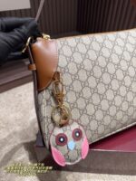 Gucci Emblem Underarm Bag Stylish, Versatile, And Exuding Elegant Charm - Image 5