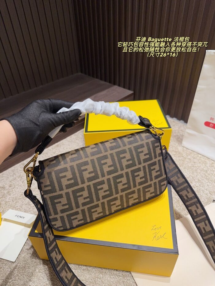 Fendi Baguette Bag Retro Elegance Versatile For Commuting, Leisure, And Dates - Image 2