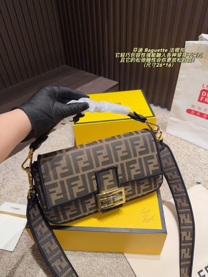 Fendi Baguette Bag Retro Elegance Versatile For Commuting, Leisure, And Dates - Image 3