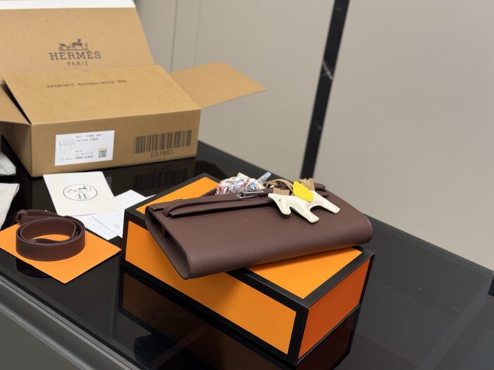 Hermes Kelly Horizontal Cross-Grain Calfskin - Accommodates Phone - Adorable - Premium Quality Bag - Image 6