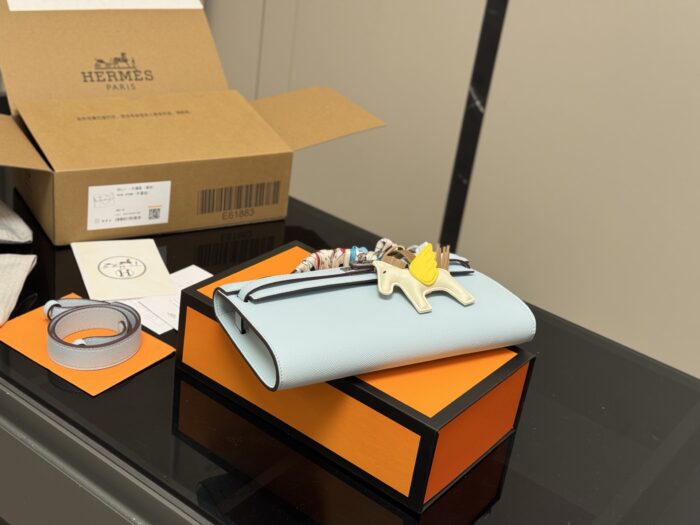 Hermes Kelly Horizontal Cross-Grain Calfskin - Accommodates Phone - Adorable - Premium Quality Bag - Image 7