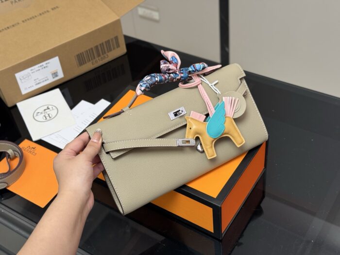 Hermès Kelly Horizontal Cross-Grain Calfskin - Accommodates Phone - Adorable - Premium Quality - Image 2
