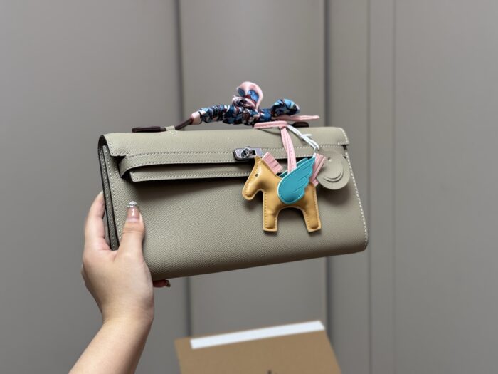 Hermès Kelly Horizontal Cross-Grain Calfskin - Accommodates Phone - Adorable - Premium Quality - Image 9