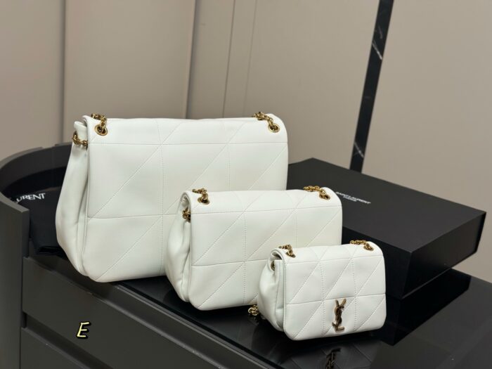 Saint Laurent Jamie Collection Chain Bag Sheepskin-Textured Leather With Jewellery-Grade Chain Effortlessly Chic Design - Image 1