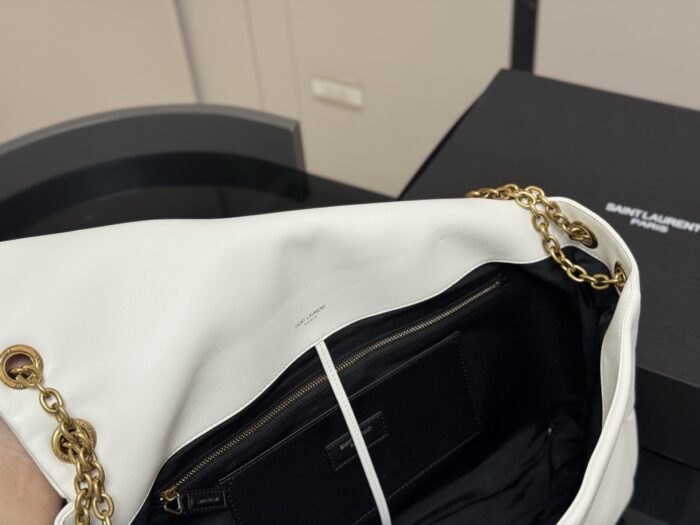 Saint Laurent Jamie Collection Chain Bag Sheepskin-Textured Leather With Jewellery-Grade Chain Effortlessly Chic Design - Image 4