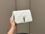 Saint Laurent Jamie Collection Chain Bag Sheepskin-Textured Leather With Jewellery-Grade Chain Effortlessly Chic Design - Image 9