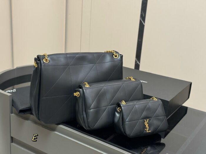 Saint Laurent Jamie Collection New Chain Bag Sheepskin-Textured Leather With Jewellery-Grade Metal Chain Effortlessly Relaxed Design - Image 1