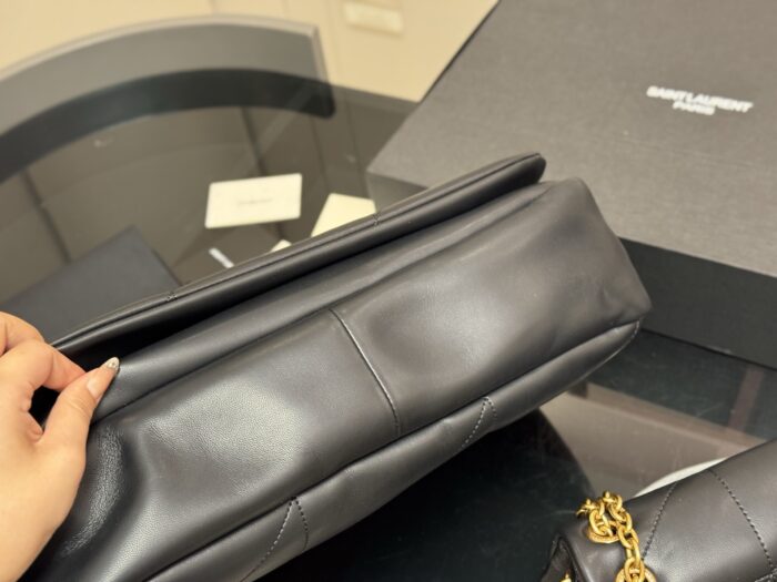 Saint Laurent Jamie Collection New Chain Bag Sheepskin-Textured Leather With Jewellery-Grade Metal Chain Effortlessly Relaxed Design - Image 8
