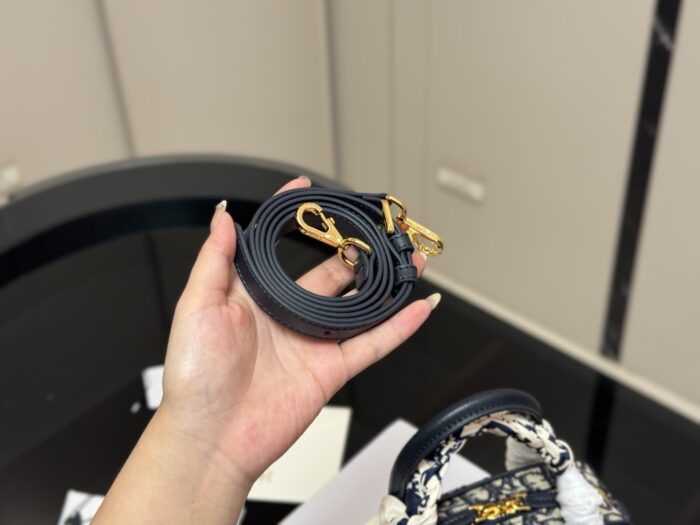 Dior Mini Bowling Bag Vibe Mini Bag - Image 3