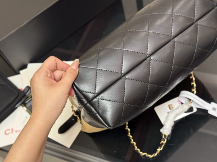Chanel 25A Vertical Suede Tote Bag Madeleine Colourway Handheld Or Underarm Carry Effortlessly Relaxed Versatile And Sophisticated - Image 8