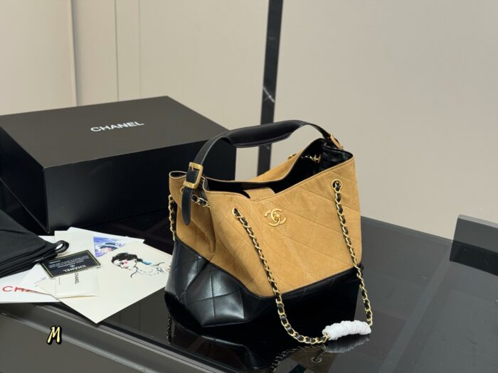 Chanel 25A Vertical Suede Tote Bag Madeleine Colourway Handheld Or Underarm Carry Effortlessly Relaxed Versatile And Sophisticated - Image 9