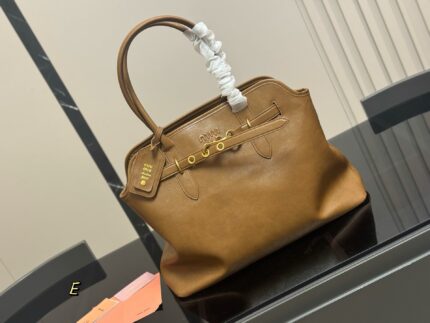 Miu-Miu Vintage Tote Bag Crossbody/Handheld/Single-Shoulder Luxurious Fairy-Like Style Effortlessly Stylish