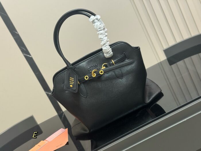Miu-Miu Vintage Tote Bag Crossbody/Handheld/Single-Shoulder Luxurious Fairy-Like Style Effortlessly Stylish - Image 10