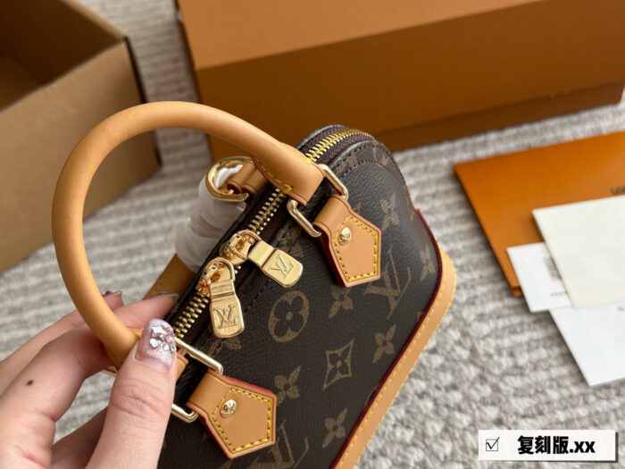 Louis Vuitton Alma Classic Versatile Shell Bag - Image 2