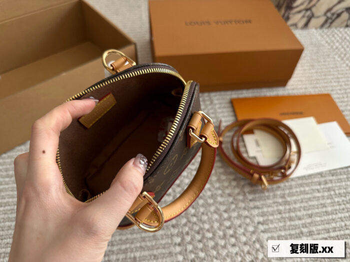 Louis Vuitton Alma Classic Versatile Shell Bag - Image 9