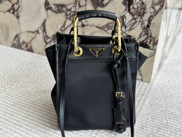 Prada New Arrival Imported Nylon Minimalist Texture Spacious Portable Bag - Image 1