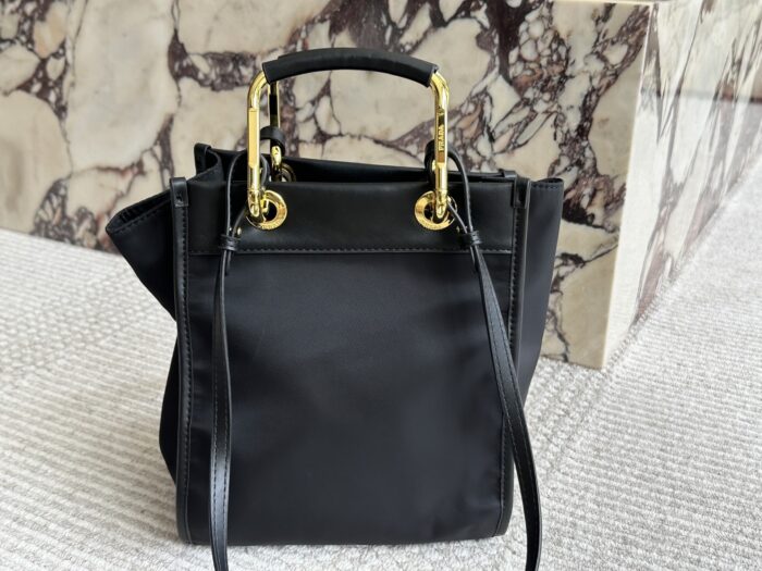 Prada New Arrival Imported Nylon Minimalist Texture Spacious Portable Bag - Image 4