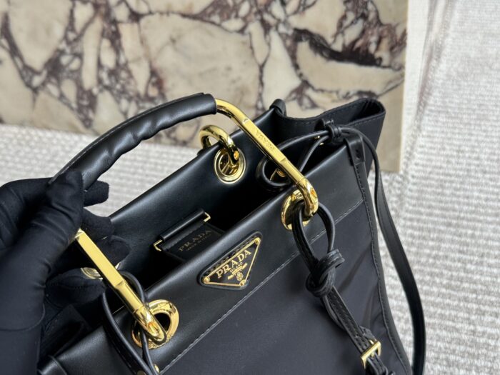Prada New Arrival Imported Nylon Minimalist Texture Spacious Portable Bag - Image 9