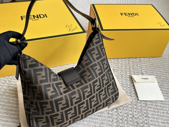 Fendi Baguette Bag - Classic Monogram Versatile Shoulder Bag - Image 4
