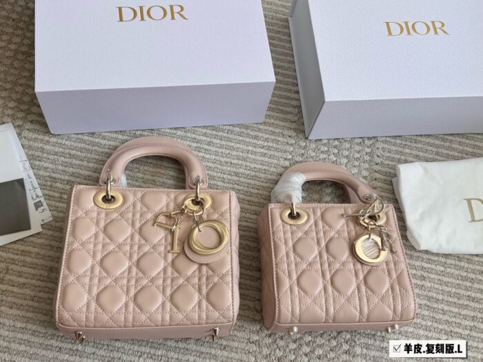Dior Lady Di Bag Four-Compartment With Lettering Wide Shoulder Strap Three-Compartment With Chain And Shoulder Strap Pearlescent Colour Premium Quality - Image 11