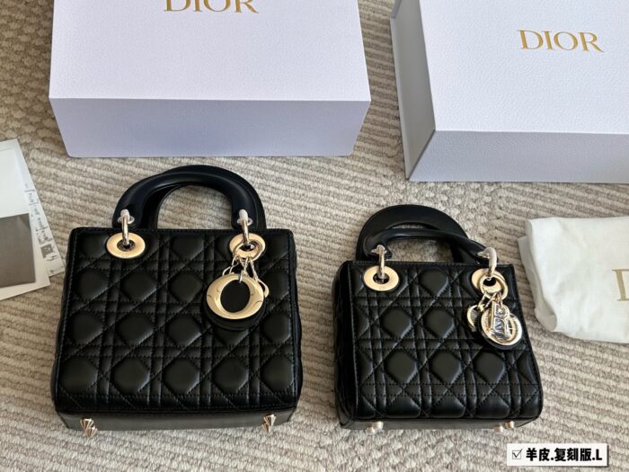 Dior Lady Di Bag Four-Compartment With Lettering Wide Shoulder Strap Three-Compartment With Chain And Shoulder Strap Pearlescent Colour Premium Quality - Image 12