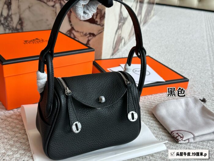 Hermès Mini Lindy Full-Grain Cowhide Crossbody Handbag - Image 6