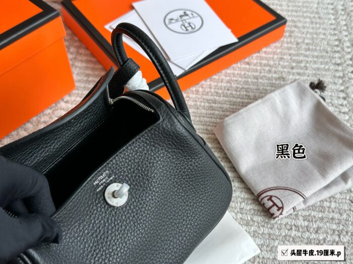 Hermès Mini Lindy Full-Grain Cowhide Crossbody Handbag - Image 8