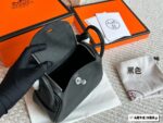 Hermès Mini Lindy Full-Grain Cowhide Crossbody Handbag - Image 9
