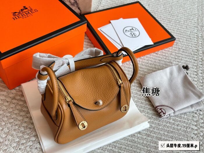 Hermès Mini Lindy Full-Grain Cowhide Crossbody Handbag - Image 11