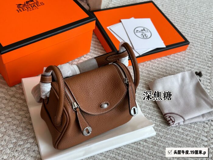 Hermès Mini Lindy Full-Grain Cowhide Crossbody Handbag - Image 13