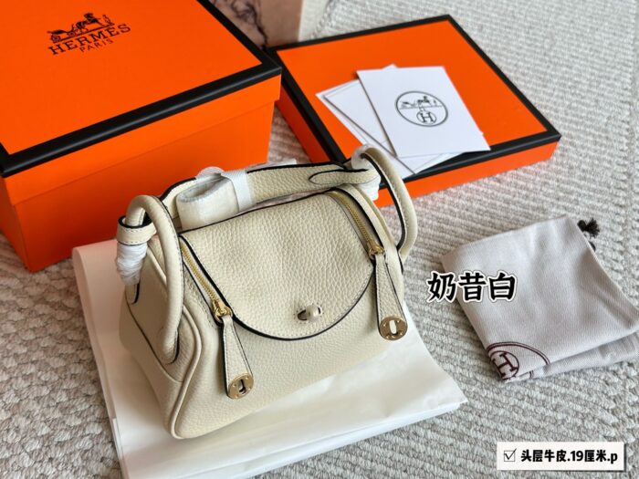 Hermès Mini Lindy Full-Grain Cowhide Crossbody Handbag - Image 15