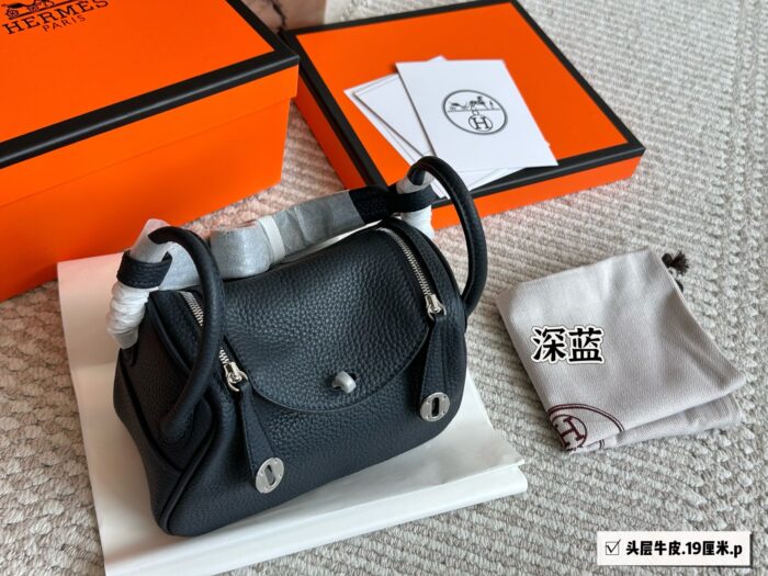 Hermès Mini Lindy Full-Grain Cowhide Crossbody Handbag - Image 16