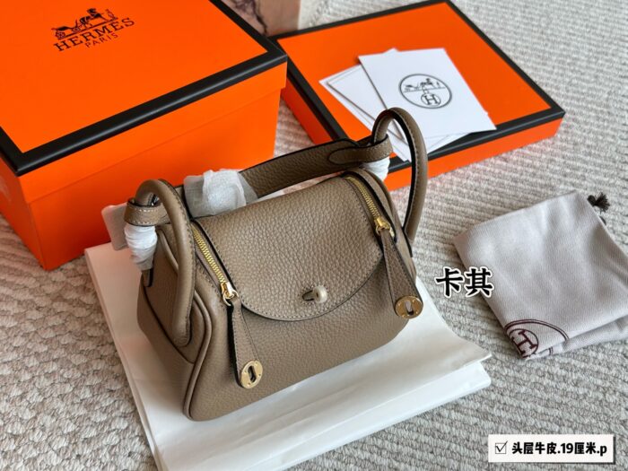 Hermès Mini Lindy Full-Grain Cowhide Crossbody Handbag - Image 17