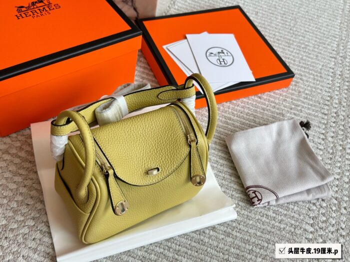Hermès Mini Lindy Full-Grain Cowhide Crossbody Handbag - Image 20
