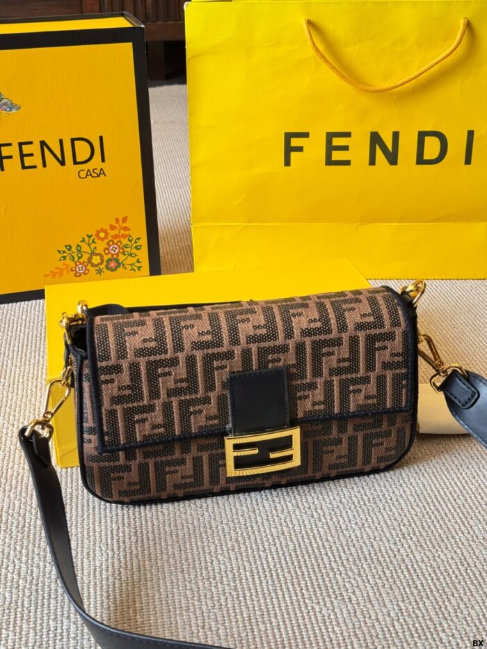 Fendi Baguette Bag: Classic Monogram, Flattering, Exquisite, Versatile, Autumn/Winter Outing Bag - Image 2