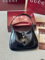 Gucci Jackie 1961 Patent Leather Series Underarm Bag Classic Lock Closure, Genuine Calf Leather Adjustable Shoulder Strap Outfit Essential - Image 2