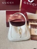 Gucci Jackie 1961 Patent Leather Series Underarm Bag Classic Lock Closure, Genuine Calf Leather Adjustable Shoulder Strap Outfit Essential - Image 3