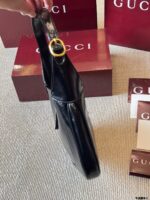 Gucci Jackie 1961 Patent Leather Series Underarm Bag Classic Lock Clasp With Extendable Shoulder Strap Outfit Essential - Image 8
