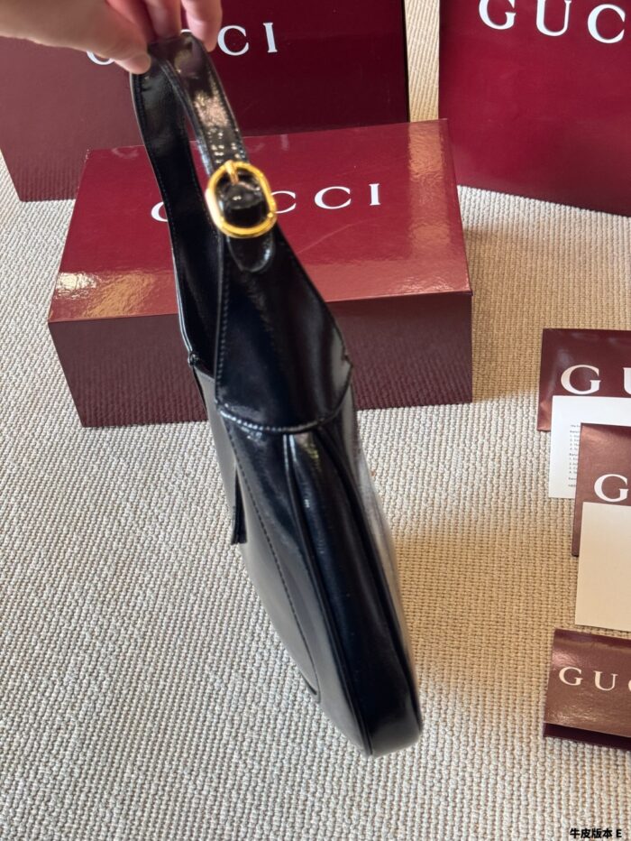 Gucci Jackie 1961 Patent Leather Series Underarm Bag Classic Lock Clasp With Extendable Shoulder Strap Outfit Essential - Image 8