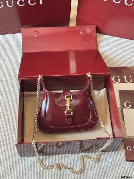 Gucci Jackie 1961 Patent Leather Series Underarm Bag Classic Lock Closure Genuine Calf Leather Extendable Shoulder Strap Outfit Essential