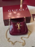 Gucci Jackie 1961 Patent Leather Series Underarm Bag Classic Lock Closure Genuine Calf Leather Extendable Shoulder Strap Outfit Essential - Image 2
