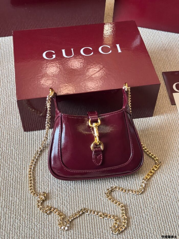 Gucci Jackie 1961 Patent Leather Series Underarm Bag Classic Lock Closure Genuine Calf Leather Extendable Shoulder Strap Outfit Essential - Image 2