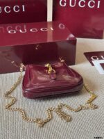 Gucci Jackie 1961 Patent Leather Series Underarm Bag Classic Lock Closure Genuine Calf Leather Extendable Shoulder Strap Outfit Essential - Image 4