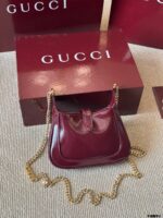 Gucci Jackie 1961 Patent Leather Series Underarm Bag Classic Lock Closure Genuine Calf Leather Extendable Shoulder Strap Outfit Essential - Image 5