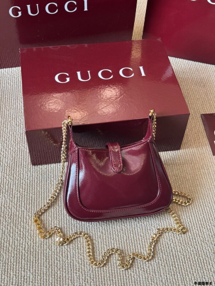 Gucci Jackie 1961 Patent Leather Series Underarm Bag Classic Lock Closure Genuine Calf Leather Extendable Shoulder Strap Outfit Essential - Image 5