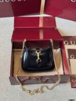 Gucci Jackie 1961 Patent Leather Series Underarm Bag Classic Lock Closure Genuine Calf Leather Extendable Shoulder Strap Outfit Essential - Image 12