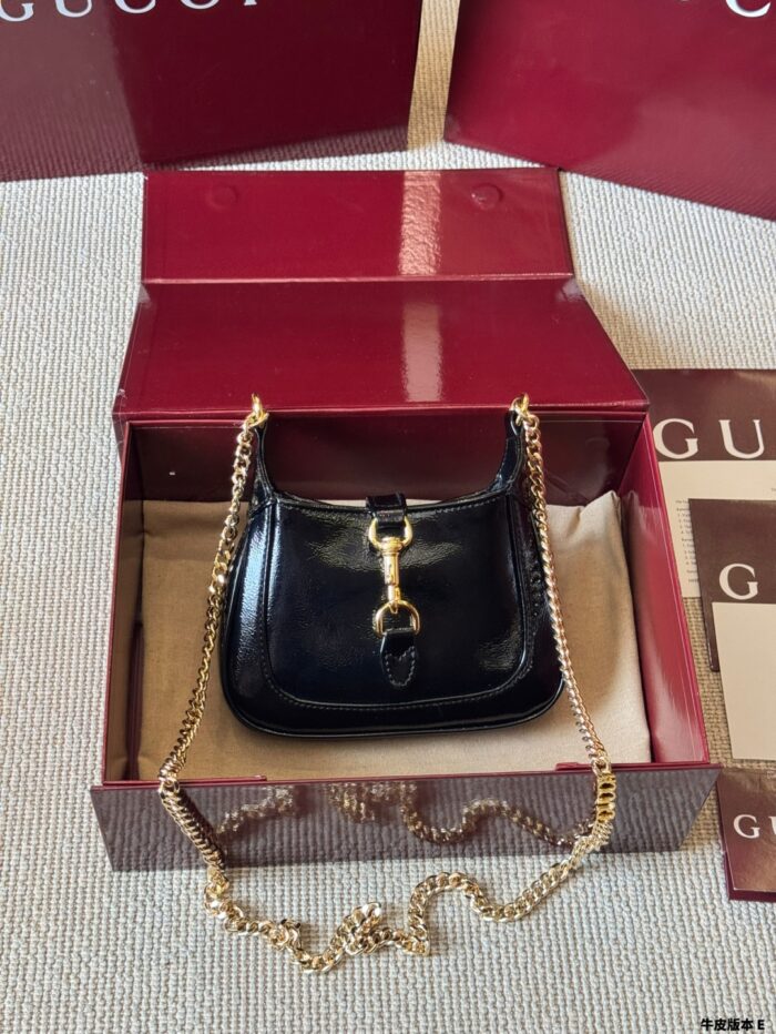 Gucci Jackie 1961 Patent Leather Series Underarm Bag Classic Lock Closure Genuine Calf Leather Extendable Shoulder Strap Outfit Essential - Image 12