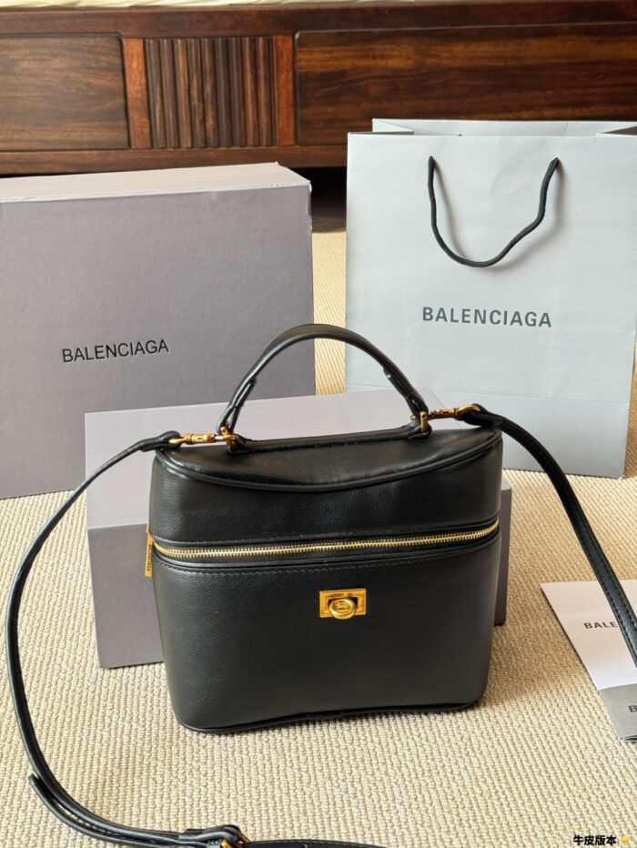 Balenciaga Rodeo Vanity Classic Black Metallic Logo Handbag/Crossbody Soft Leather With Generous Capacity - Image 6