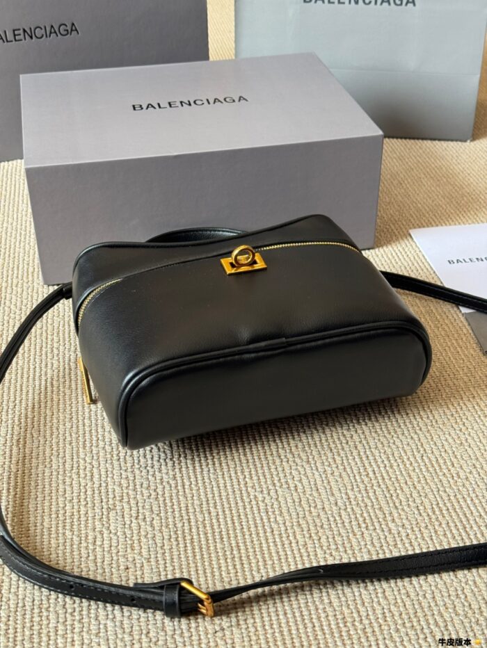Balenciaga Rodeo Vanity Classic Black Metallic Logo Handbag/Crossbody Soft Leather With Generous Capacity - Image 7